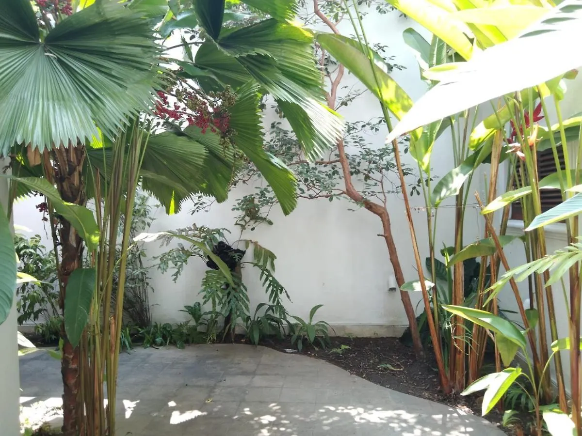Ellen\u2019s Place Colombo
