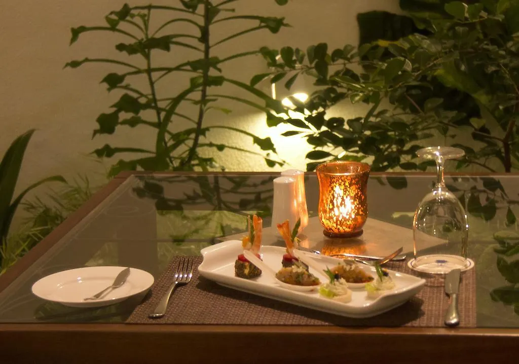 *** Hotel Ellen\u2019s Place Colombo Sri Lanka