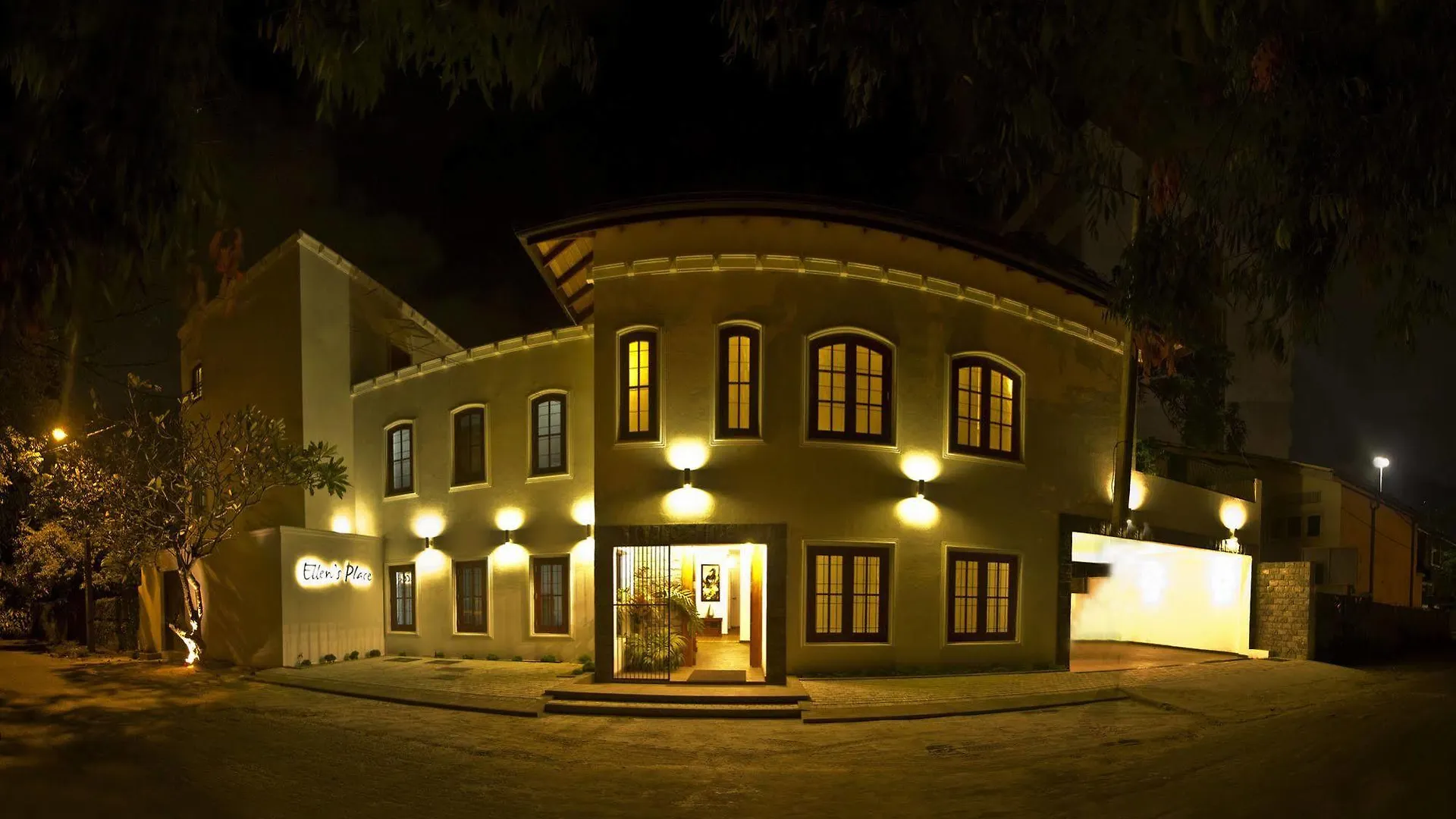 *** Hotel Ellen\u2019s Place Colombo Sri Lanka