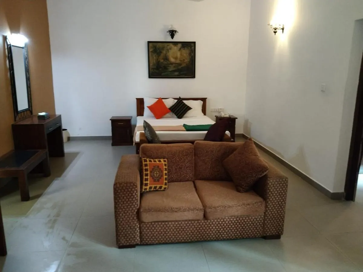 Hotel Ellen'S Place Colombo