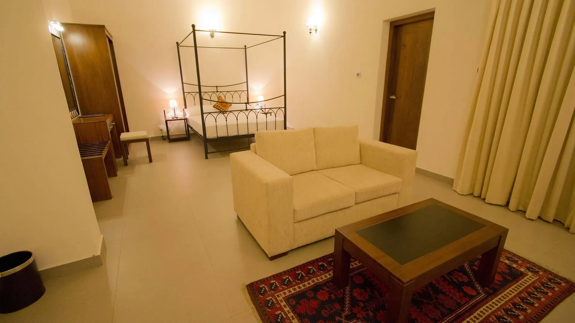 Ellen'S Place Colombo Hotel